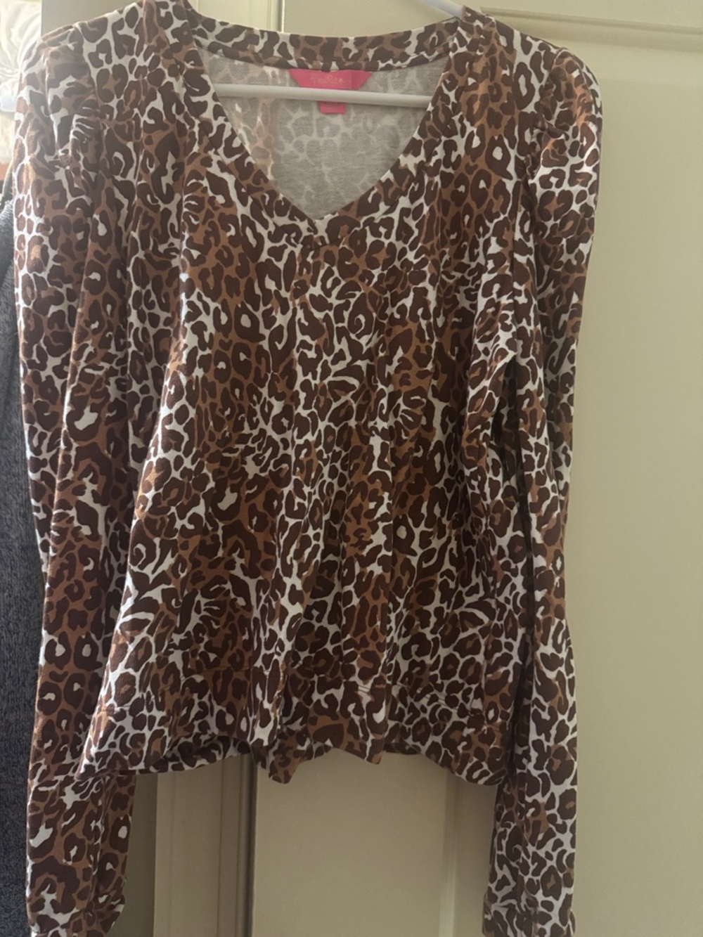 Lilly Pulitzer Brown & White Leopard Print Long Sleeve V-Neck Top